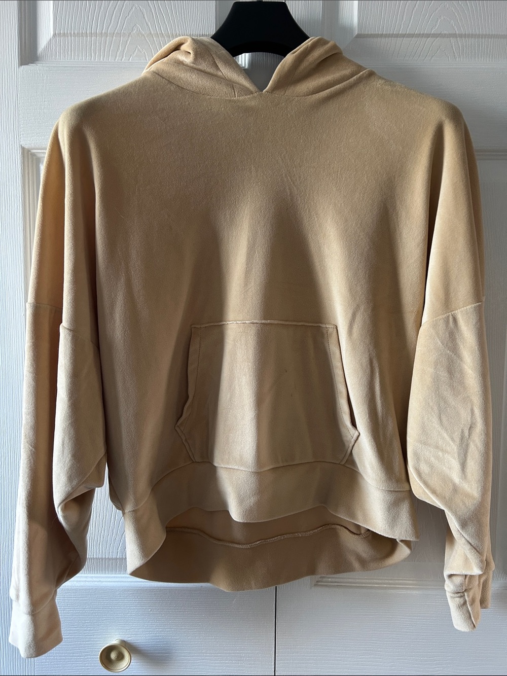 Women’s American Eagle cropped Pale Yellow velvet Hoodie